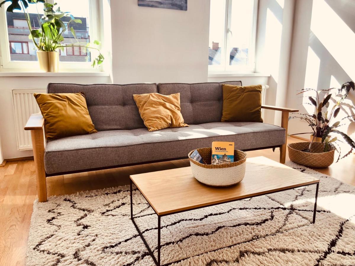 Helle 4 Zimmer Familien-Wohnung Mit Balkon! Schloss Schonbrunn In Gehdistanz Vienna Luaran gambar