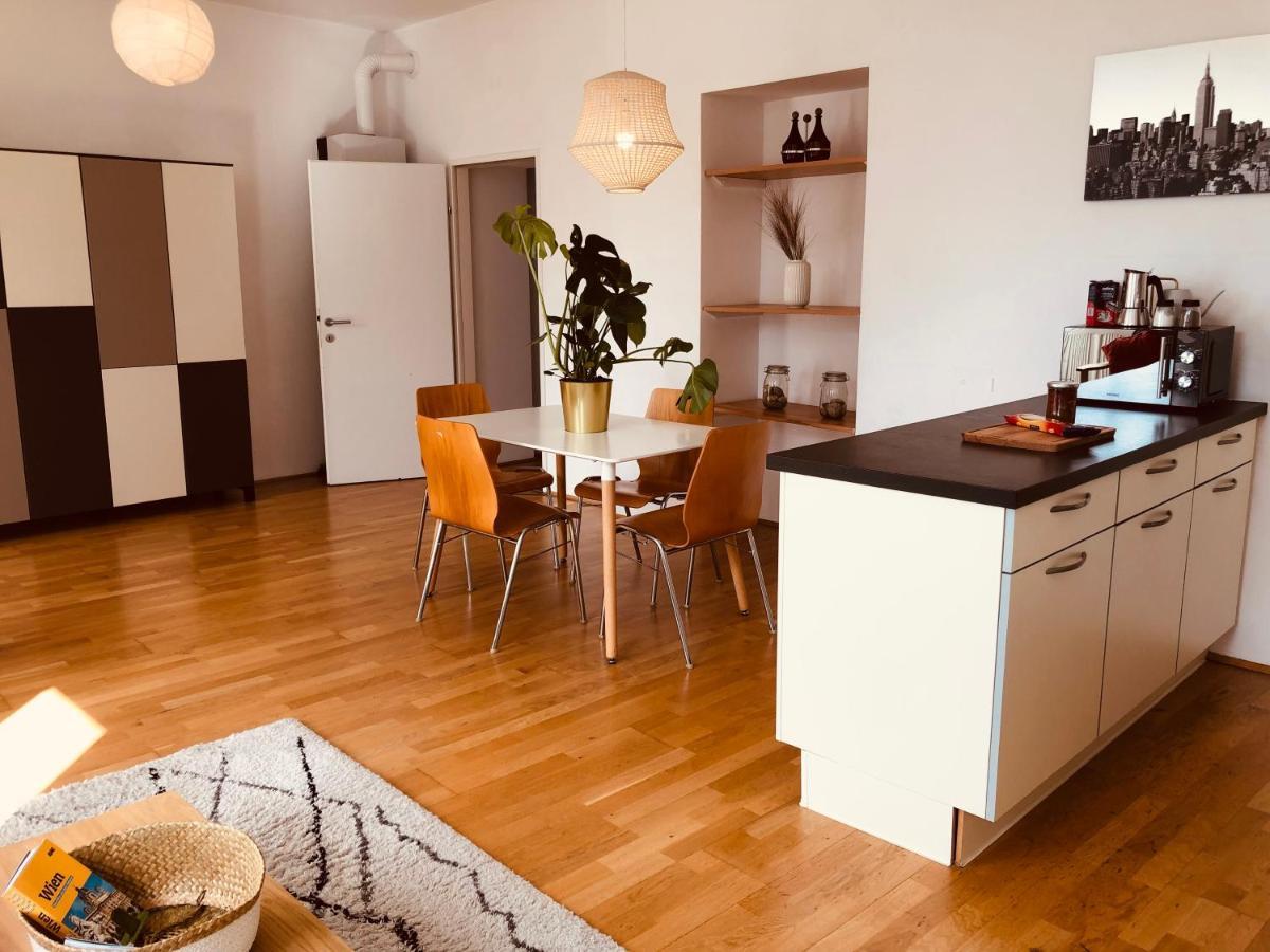 Helle 4 Zimmer Familien-Wohnung Mit Balkon! Schloss Schonbrunn In Gehdistanz Vienna Luaran gambar