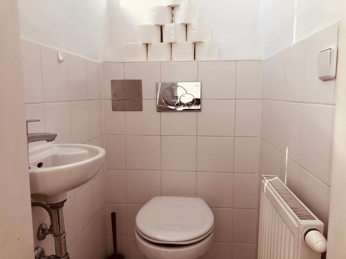 Helle 4 Zimmer Familien-Wohnung Mit Balkon! Schloss Schonbrunn In Gehdistanz Vienna Luaran gambar