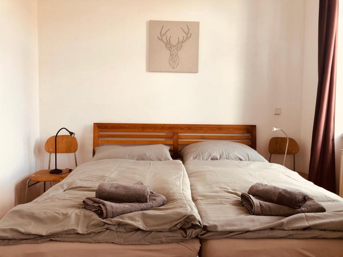 Helle 4 Zimmer Familien-Wohnung Mit Balkon! Schloss Schonbrunn In Gehdistanz Vienna Luaran gambar
